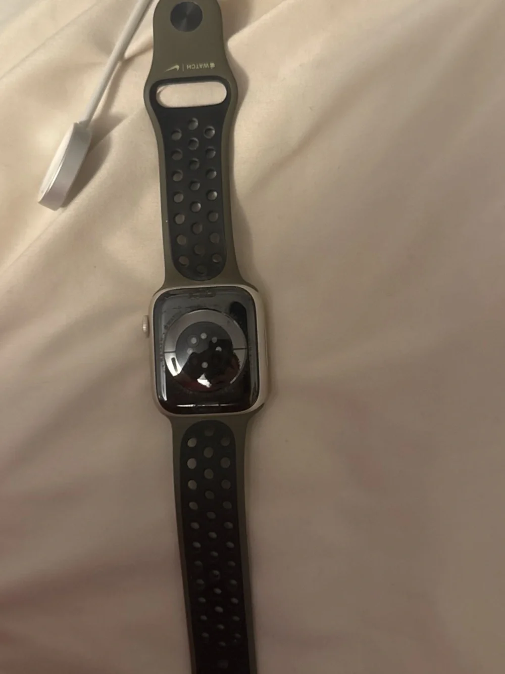 Apple Watch Series 8 45mm Starlight Aluminum + GPS